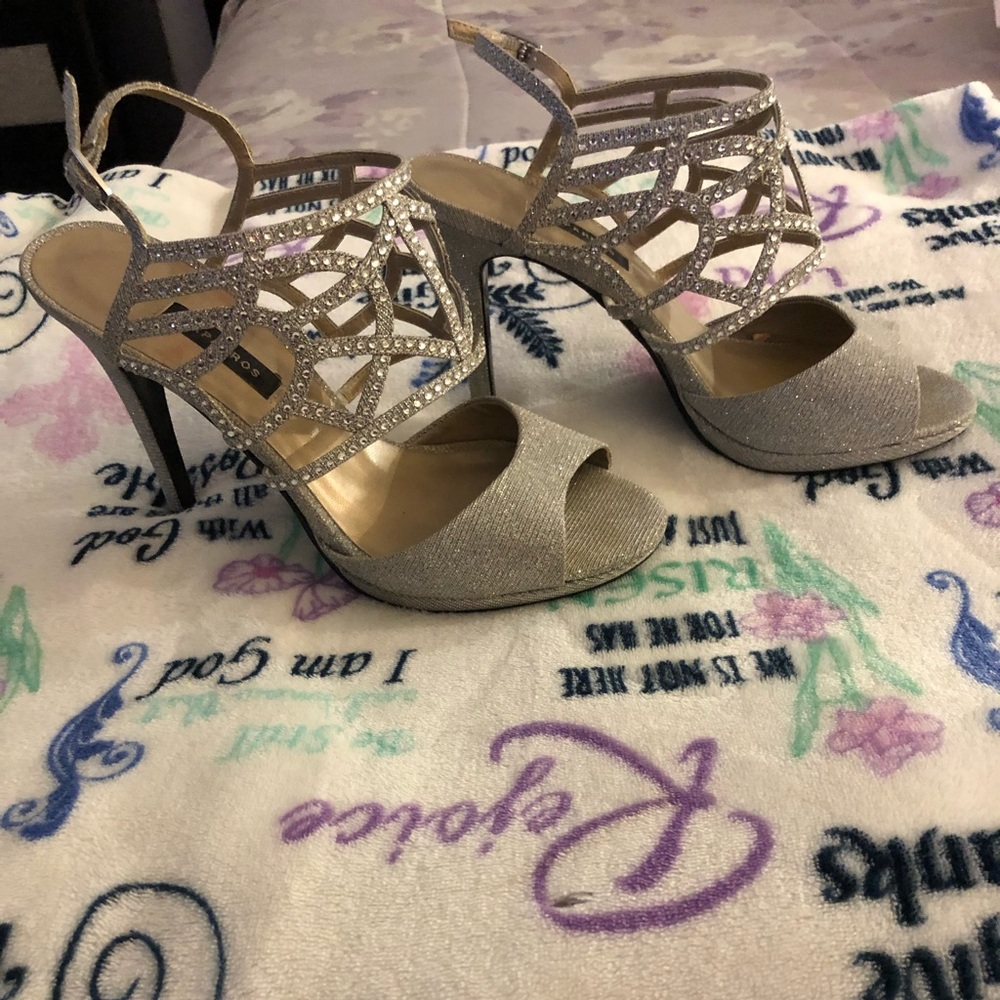 EUC Very Sexii Woman’s Dress Heels